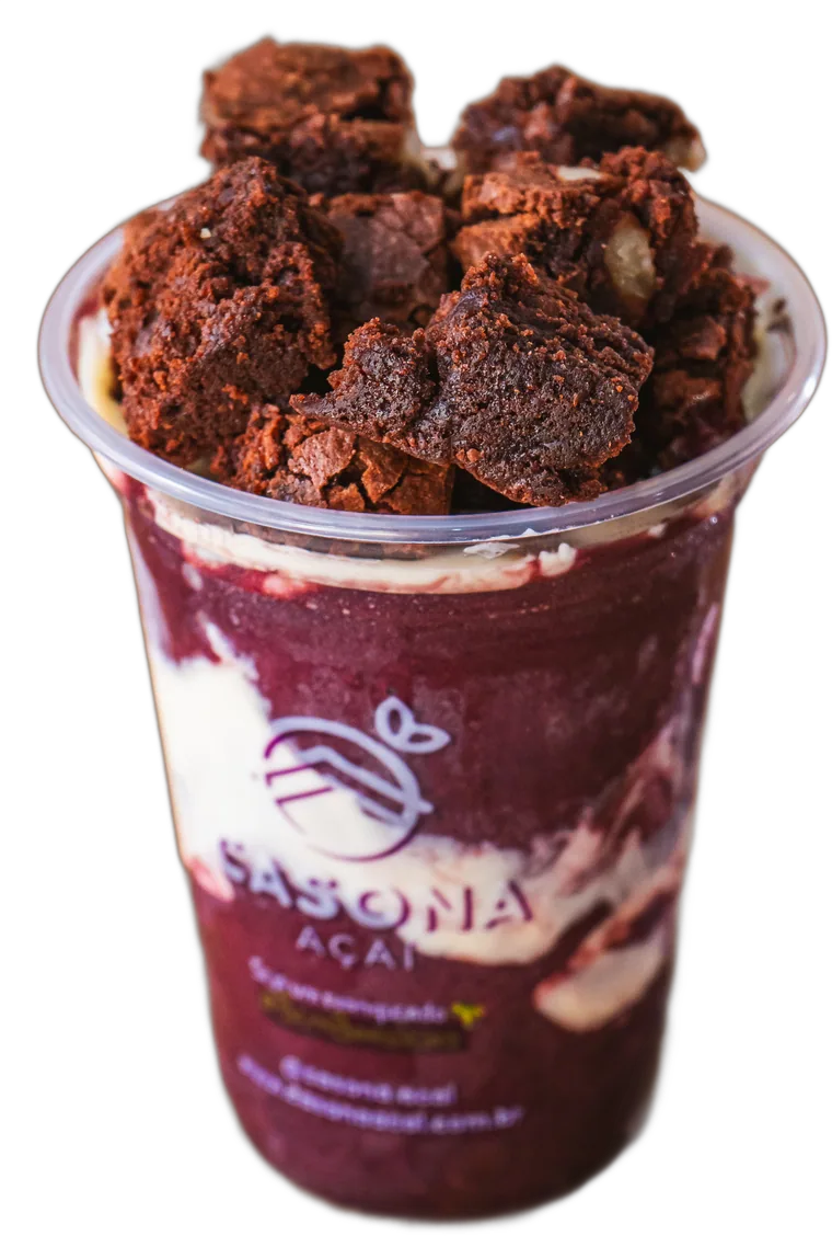 Copo do Absurdo de brownie, açaí da Casona